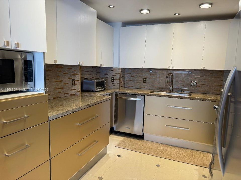 Недавно арендовано: $3,500 (2 спален, 2 ванн, 1380 Квадратных фут)