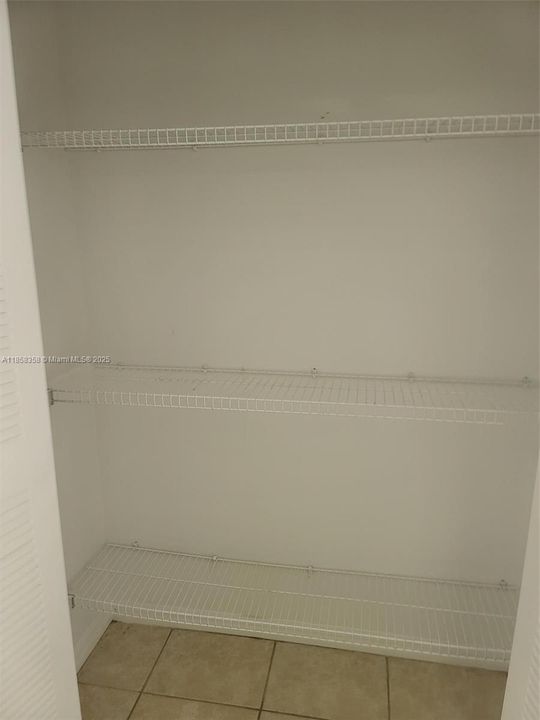 Недавно продано: $315,000 (3 спален, 2 ванн, 1358 Квадратных фут)