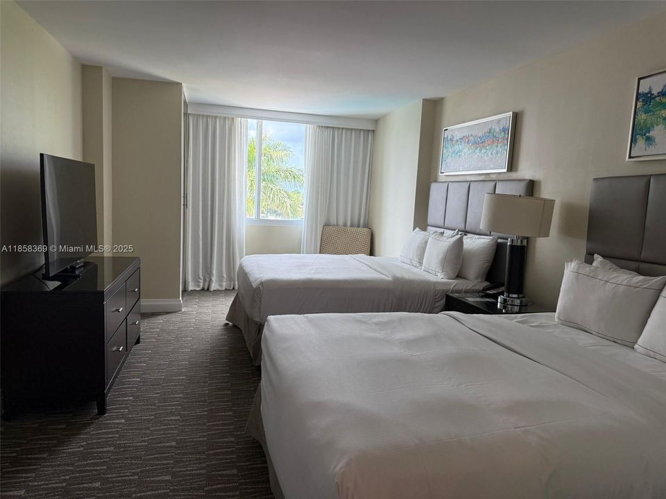 For Sale: $190,000 (1 beds, 1 baths, 548 Square Feet)