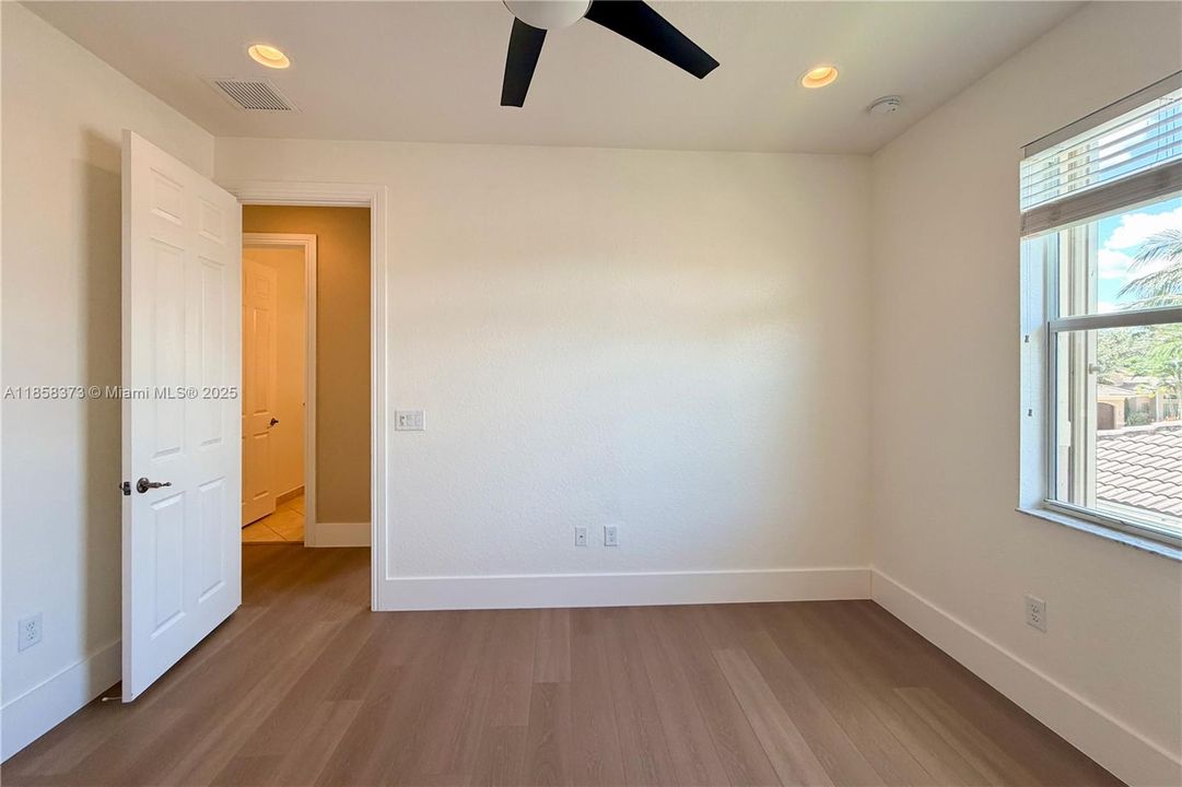 For Rent: $5,600 (5 beds, 3 baths, 3337 Square Feet)