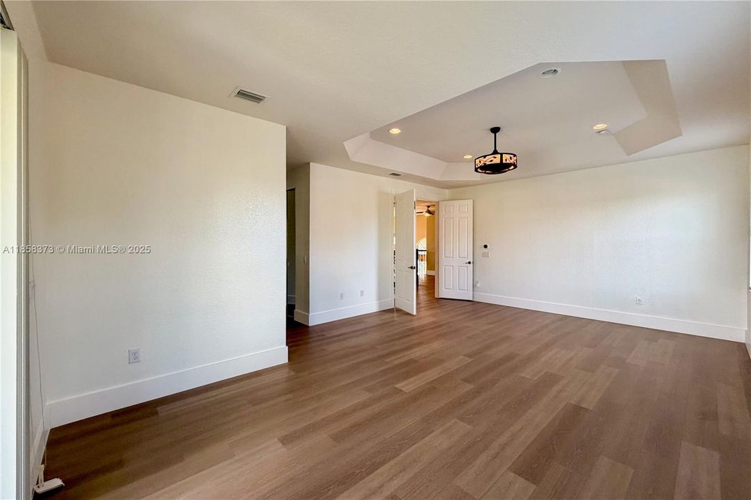 For Rent: $5,600 (5 beds, 3 baths, 3337 Square Feet)