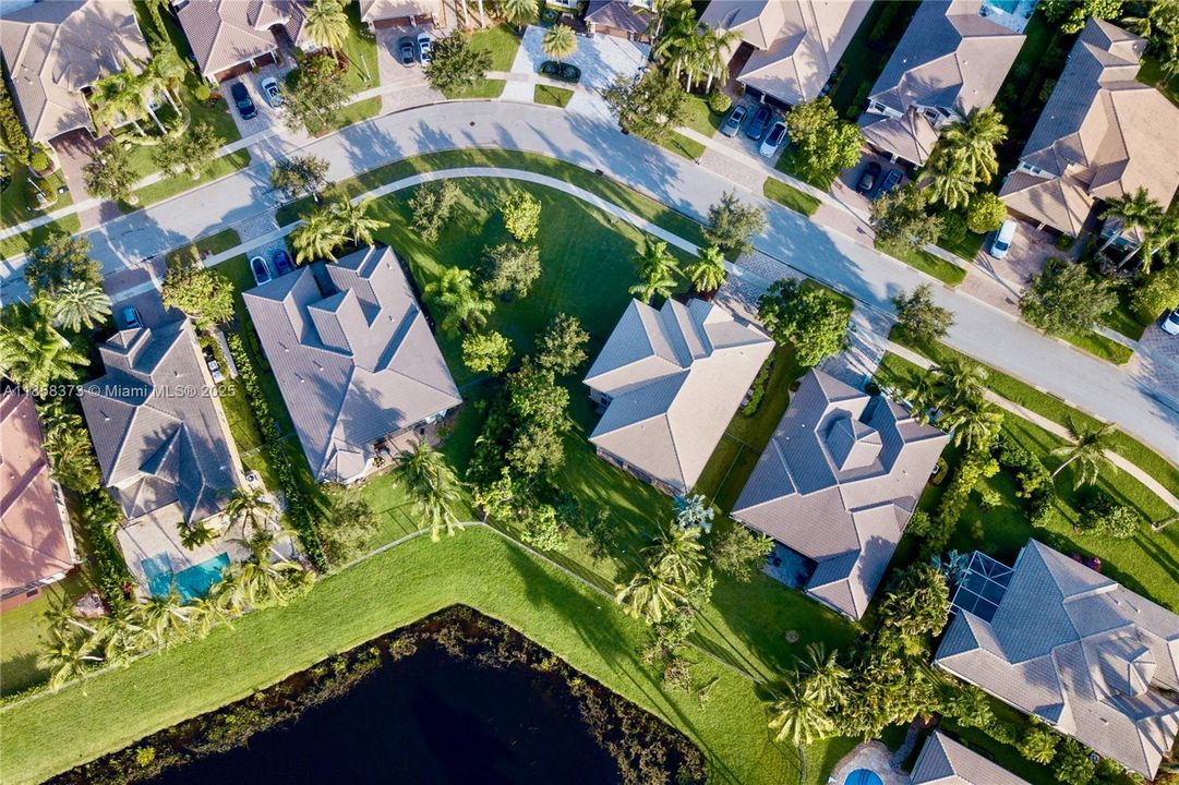 For Rent: $5,600 (5 beds, 3 baths, 3337 Square Feet)