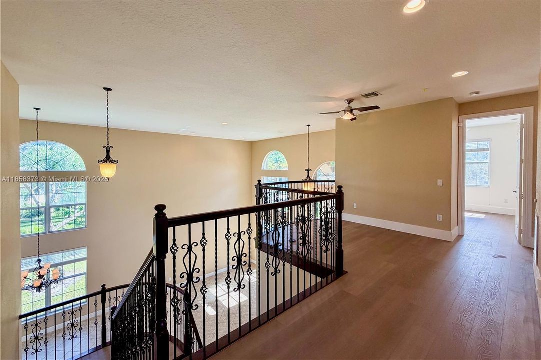 For Rent: $5,600 (5 beds, 3 baths, 3337 Square Feet)