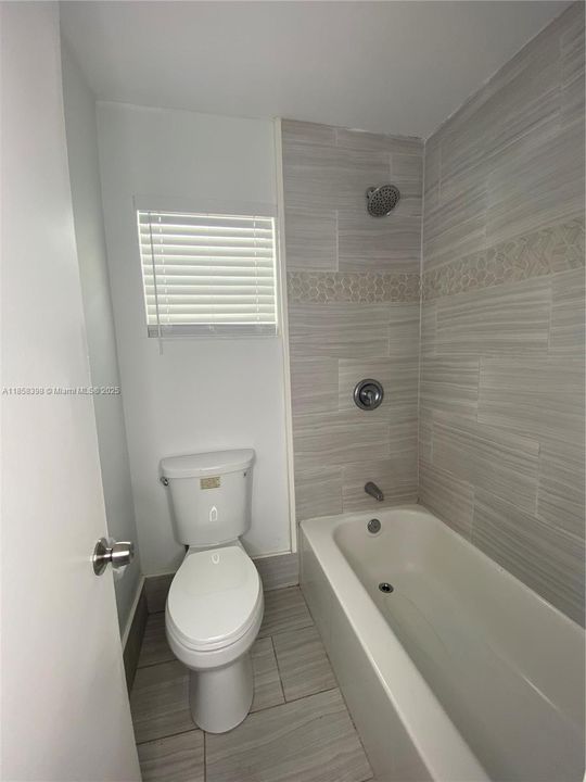 合同活跃: $1,425 (1 贝兹, 1 浴室, 680 平方英尺)