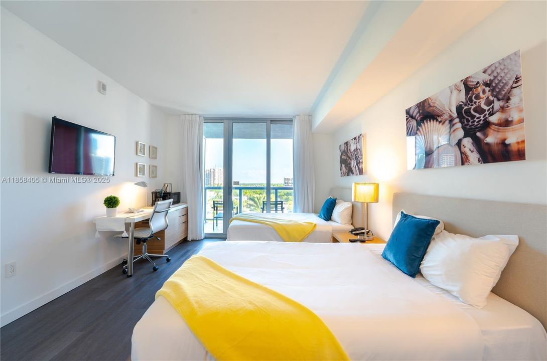 最近售出: $435,000 (2 贝兹, 2 浴室, 1030 平方英尺)