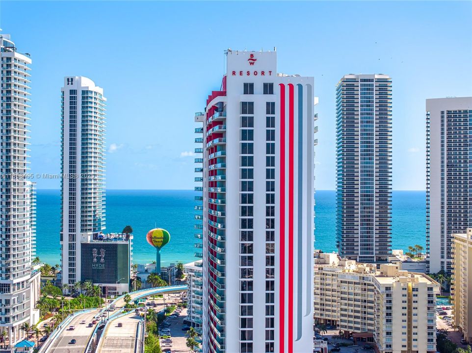 最近售出: $435,000 (2 贝兹, 2 浴室, 1030 平方英尺)