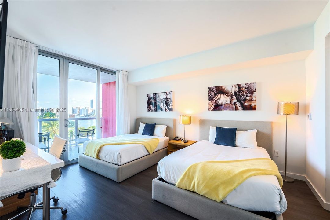 最近售出: $435,000 (2 贝兹, 2 浴室, 1030 平方英尺)