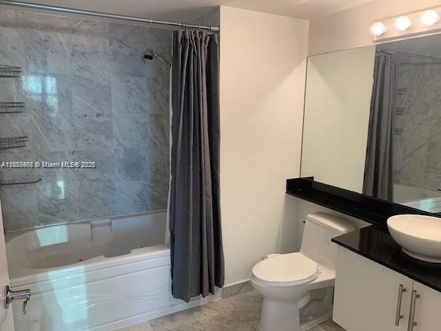 For Sale: $450,000 (1 beds, 1 baths, 775 Square Feet)