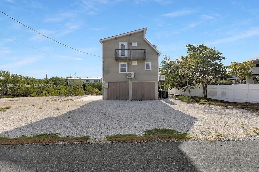 Plenty space for parking