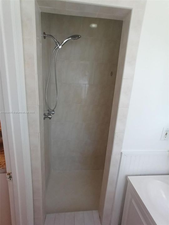 最近租的: $1,100 (0 贝兹, 1 浴室, 1643 平方英尺)