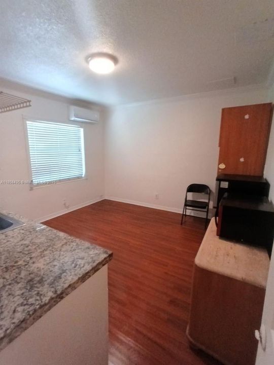 最近租的: $1,100 (0 贝兹, 1 浴室, 1643 平方英尺)