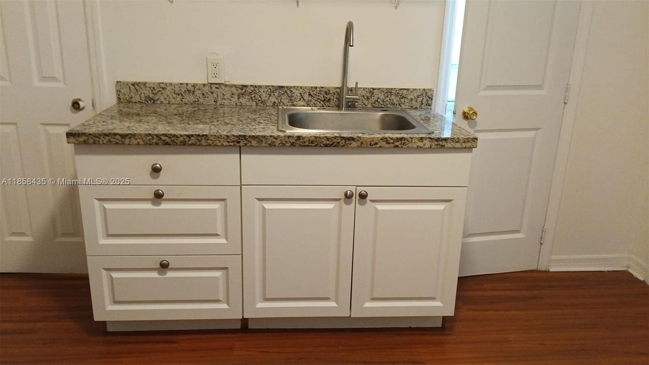 最近租的: $1,100 (0 贝兹, 1 浴室, 1643 平方英尺)