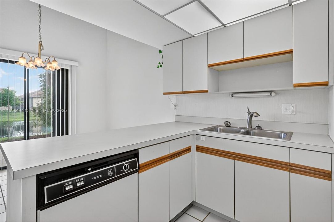 For Sale: $420,000 (3 beds, 2 baths, 1302 Square Feet)