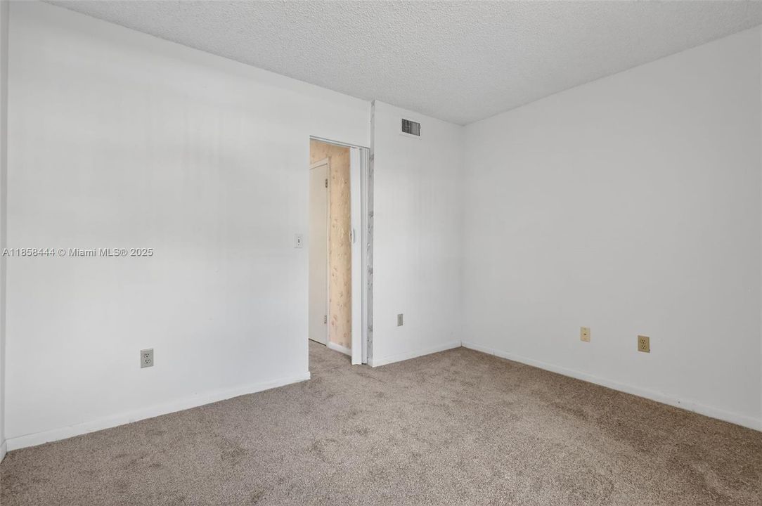 For Sale: $420,000 (3 beds, 2 baths, 1302 Square Feet)