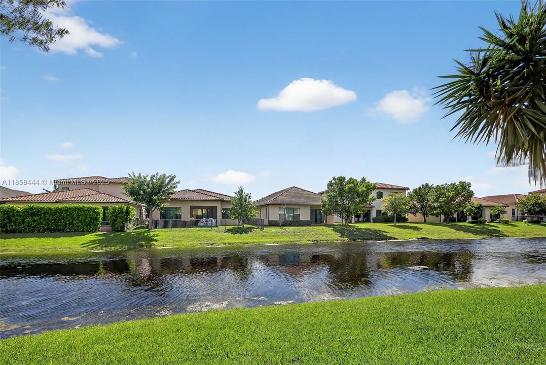 For Sale: $420,000 (3 beds, 2 baths, 1302 Square Feet)