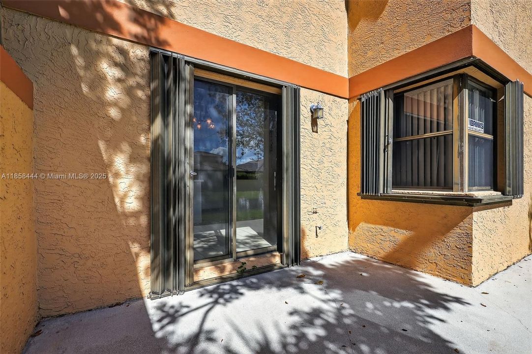 For Sale: $420,000 (3 beds, 2 baths, 1302 Square Feet)