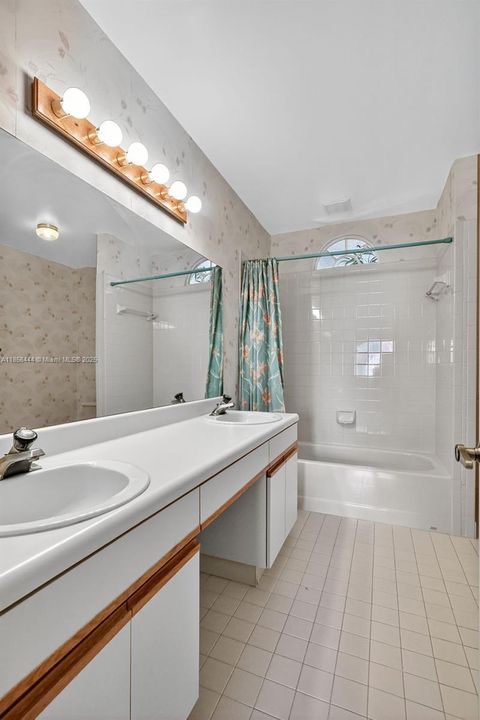 For Sale: $420,000 (3 beds, 2 baths, 1302 Square Feet)