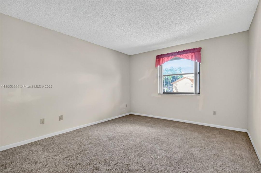 For Sale: $420,000 (3 beds, 2 baths, 1302 Square Feet)