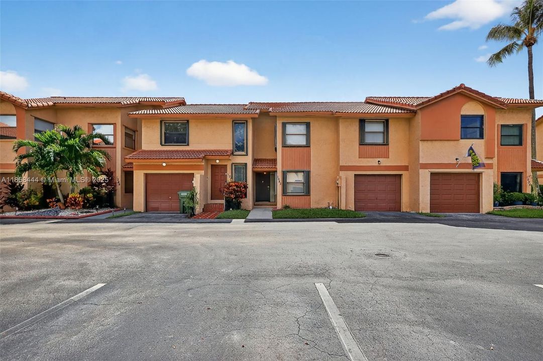 For Sale: $420,000 (3 beds, 2 baths, 1302 Square Feet)