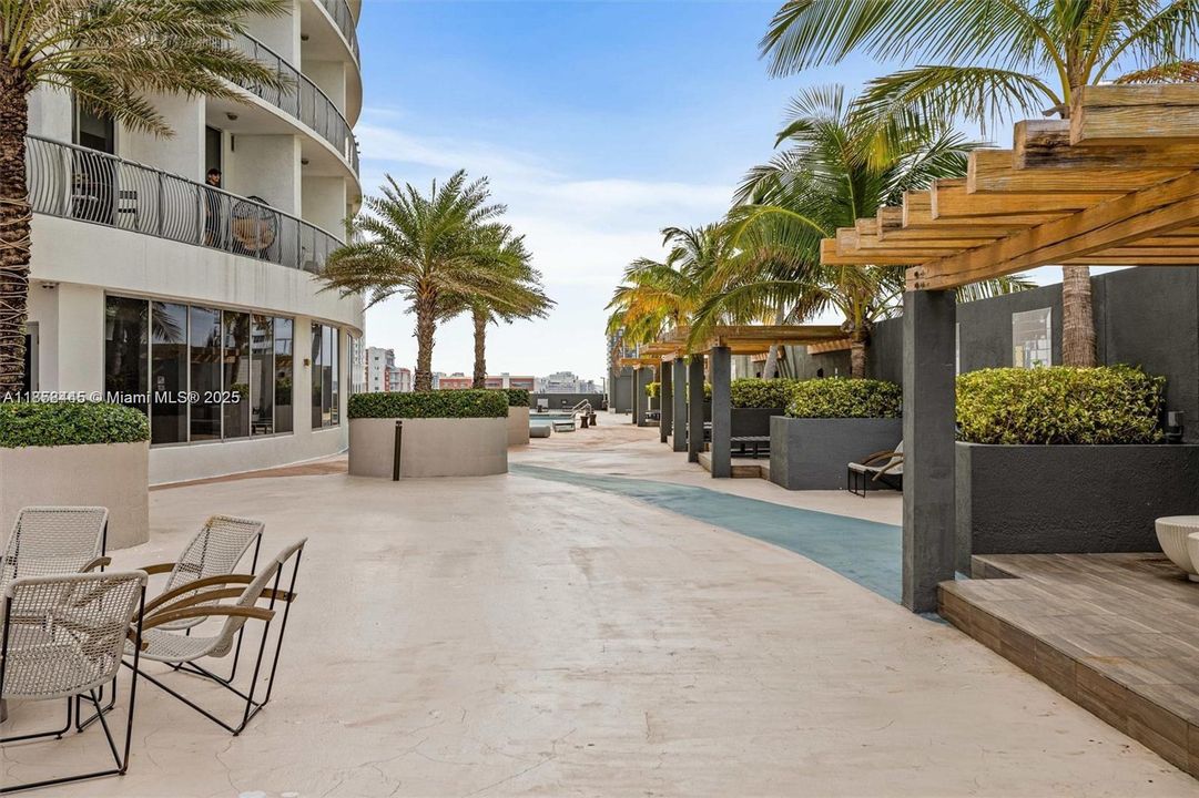 Recently Sold: $309,900 (1 beds, 1 baths, 821 Square Feet)