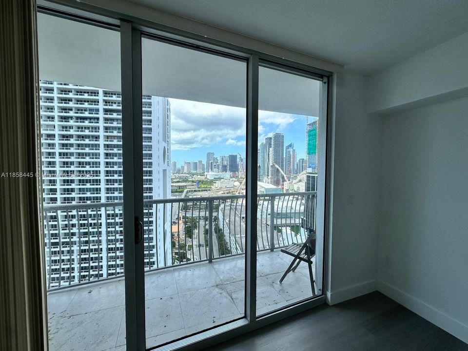 Recently Sold: $309,900 (1 beds, 1 baths, 821 Square Feet)