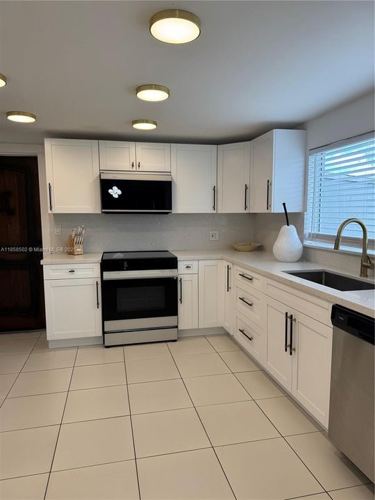 For Rent: $6,000 (3 beds, 2 baths, 2074 Square Feet)