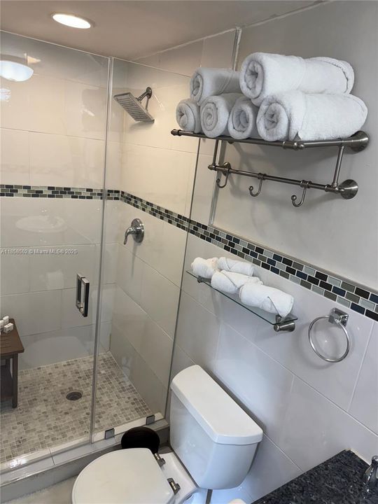 For Rent: $6,000 (3 beds, 2 baths, 2074 Square Feet)