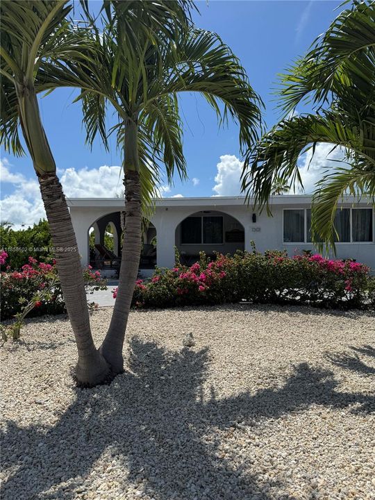 For Rent: $6,000 (3 beds, 2 baths, 2074 Square Feet)