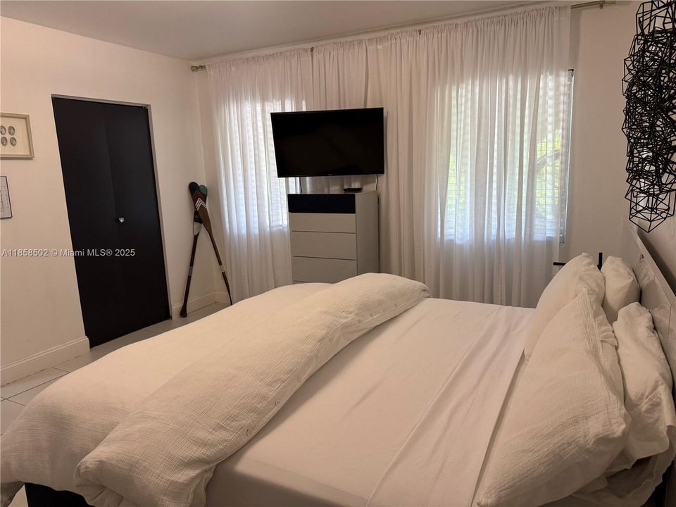 For Rent: $6,000 (3 beds, 2 baths, 2074 Square Feet)