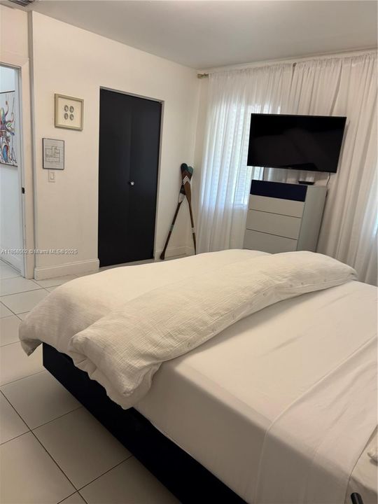 For Rent: $6,000 (3 beds, 2 baths, 2074 Square Feet)