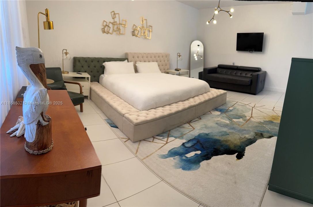 For Rent: $6,000 (3 beds, 2 baths, 2074 Square Feet)