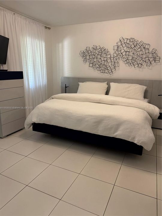 For Rent: $6,000 (3 beds, 2 baths, 2074 Square Feet)