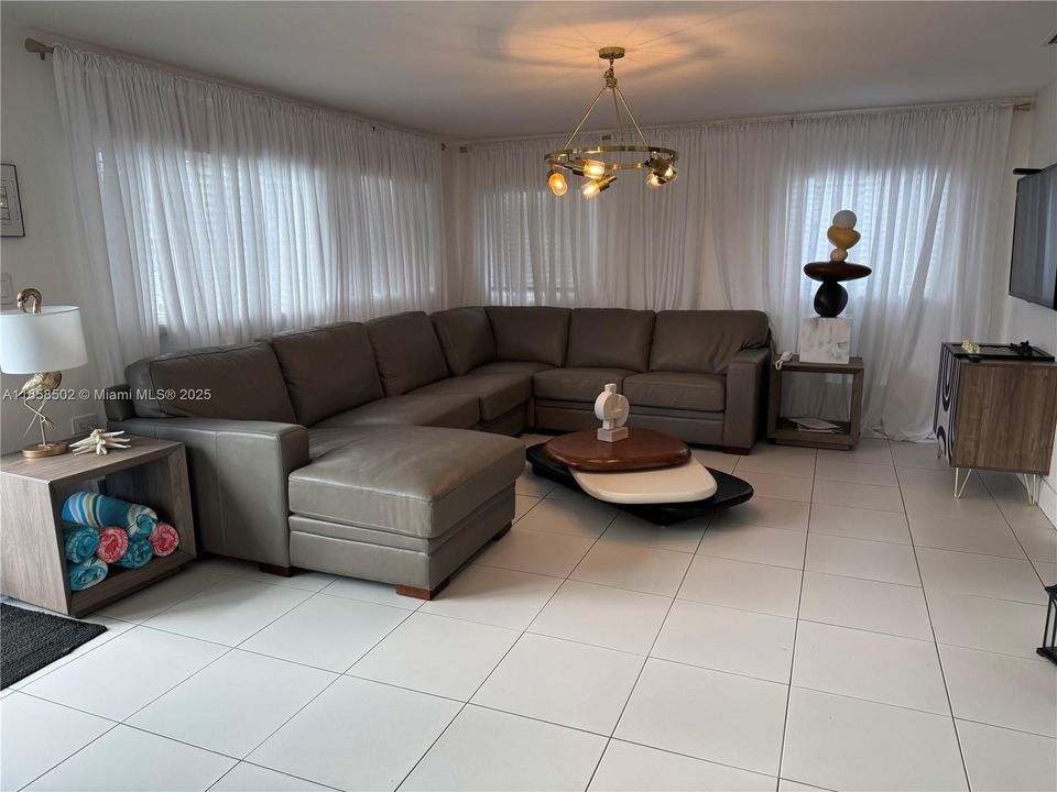 For Rent: $6,000 (3 beds, 2 baths, 2074 Square Feet)