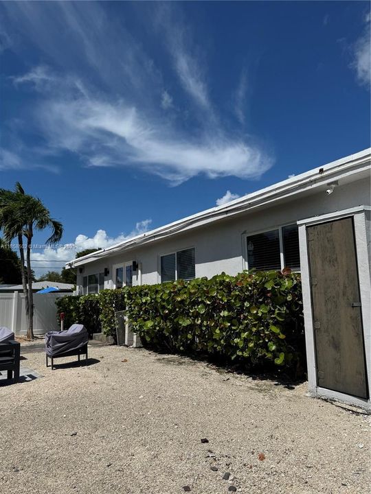 For Rent: $6,000 (3 beds, 2 baths, 2074 Square Feet)