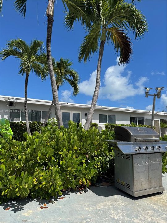 For Rent: $6,000 (3 beds, 2 baths, 2074 Square Feet)