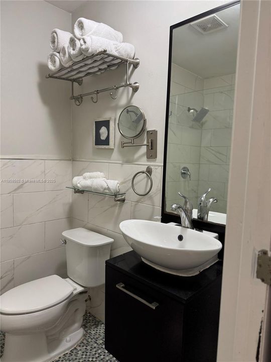 For Rent: $6,000 (3 beds, 2 baths, 2074 Square Feet)