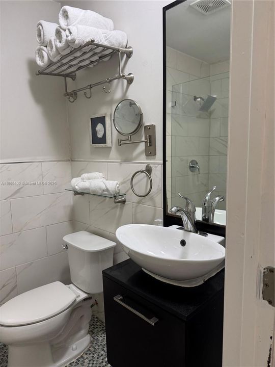 For Rent: $6,000 (3 beds, 2 baths, 2074 Square Feet)