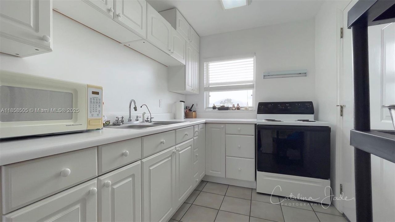 待售: $460,000 (2 贝兹, 1 浴室, 0 平方英尺)