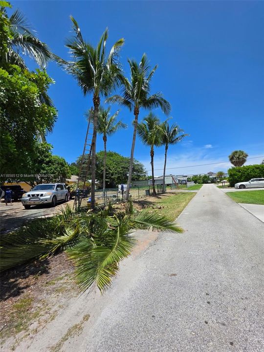 Vendido Recientemente: $469,900 (3 camas, 2 baños, 2130 Pies cuadrados)