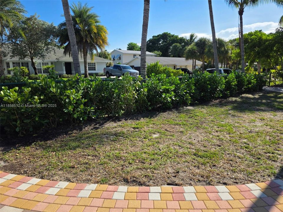 Vendido Recientemente: $469,900 (3 camas, 2 baños, 2130 Pies cuadrados)