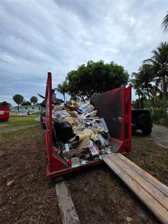 Vendido Recientemente: $469,900 (3 camas, 2 baños, 2130 Pies cuadrados)