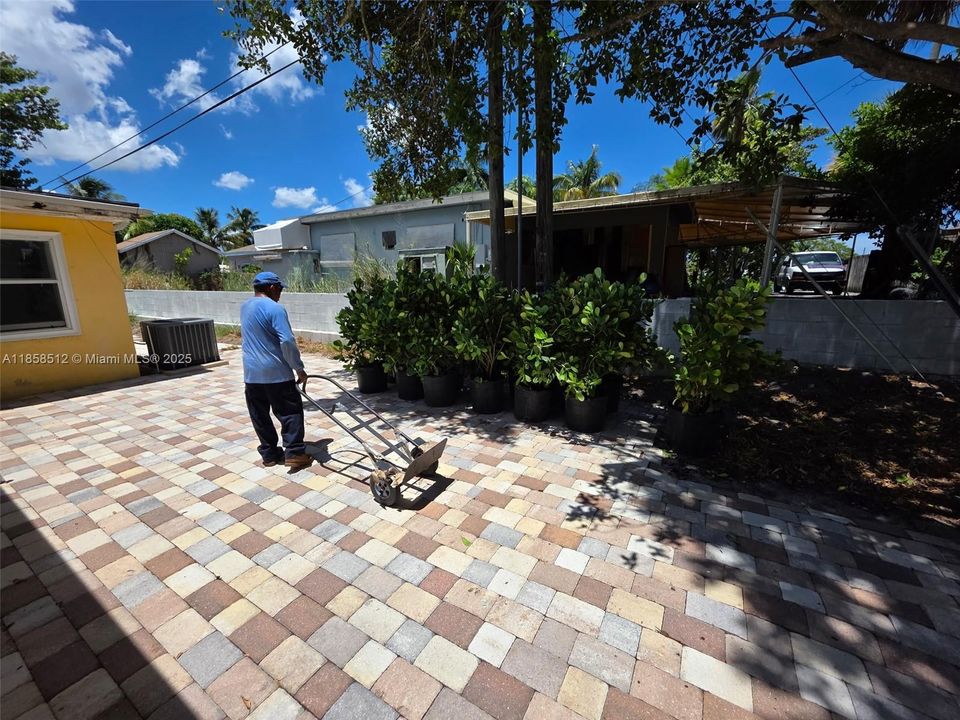 Vendido Recientemente: $469,900 (3 camas, 2 baños, 2130 Pies cuadrados)