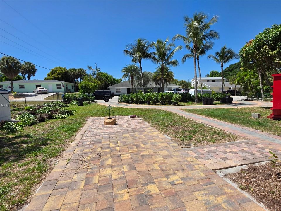 Vendido Recientemente: $469,900 (3 camas, 2 baños, 2130 Pies cuadrados)