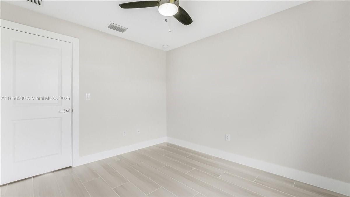 Recently Sold: $330,000 (3 beds, 2 baths, 1532 Square Feet)