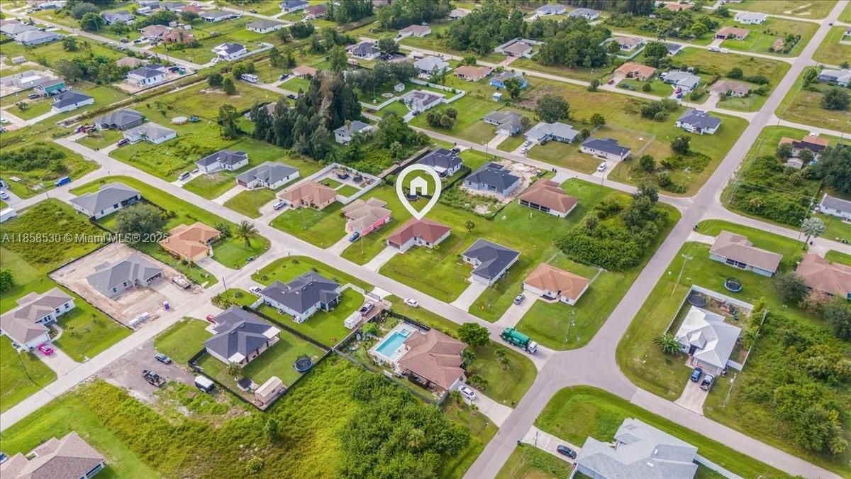 Recently Sold: $330,000 (3 beds, 2 baths, 1532 Square Feet)