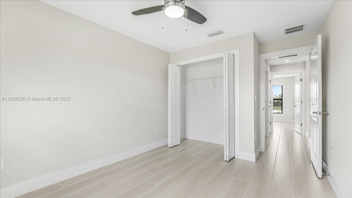 Recently Sold: $330,000 (3 beds, 2 baths, 1532 Square Feet)