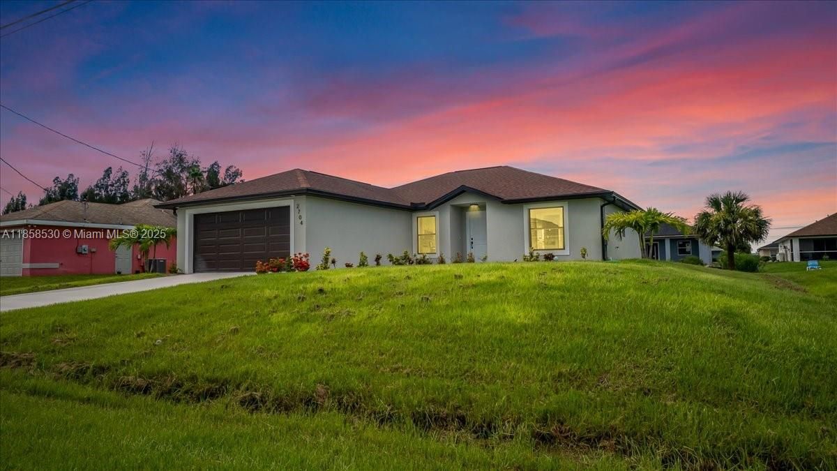 Recently Sold: $330,000 (3 beds, 2 baths, 1532 Square Feet)