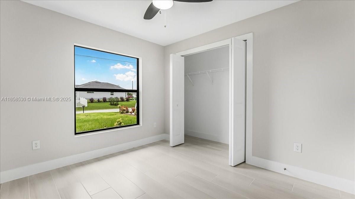 Recently Sold: $330,000 (3 beds, 2 baths, 1532 Square Feet)