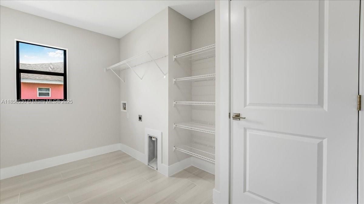 Recently Sold: $330,000 (3 beds, 2 baths, 1532 Square Feet)