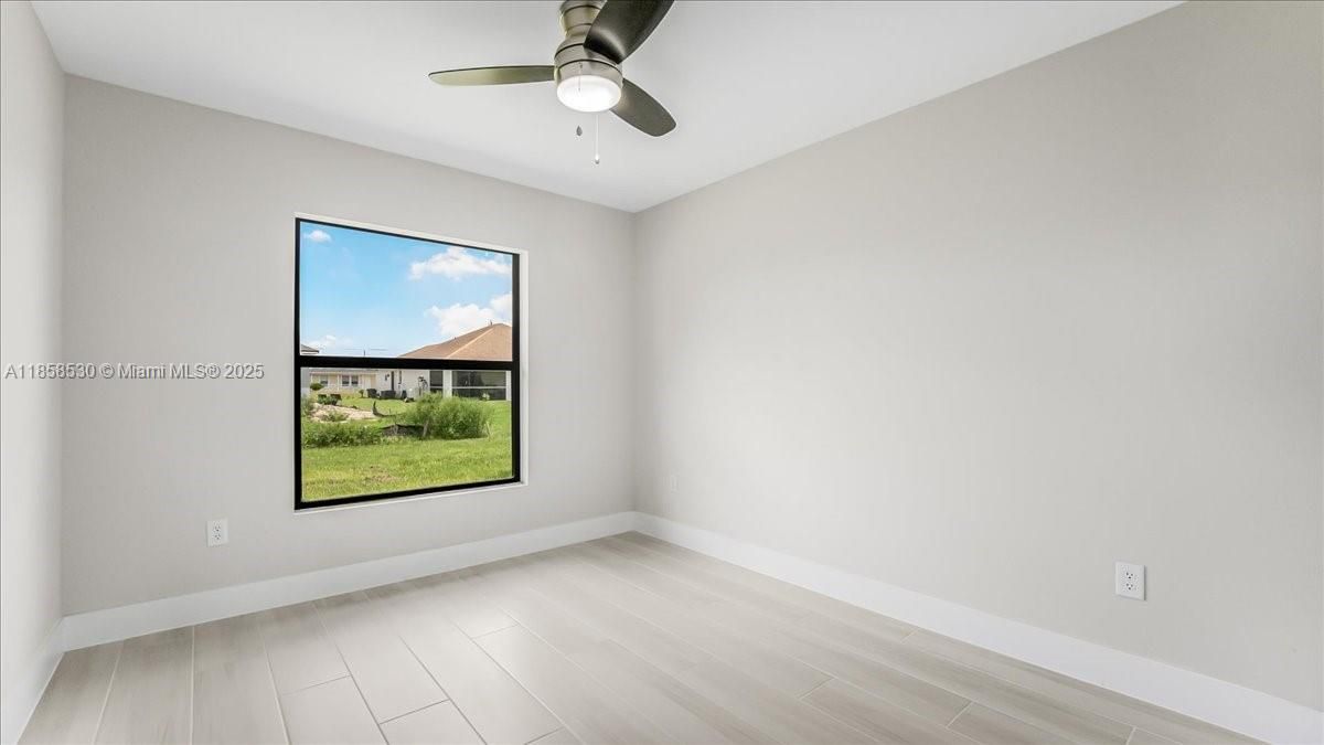 Recently Sold: $330,000 (3 beds, 2 baths, 1532 Square Feet)